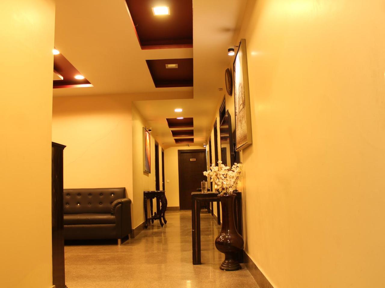Karan Holidays Delhi  Exterior photo